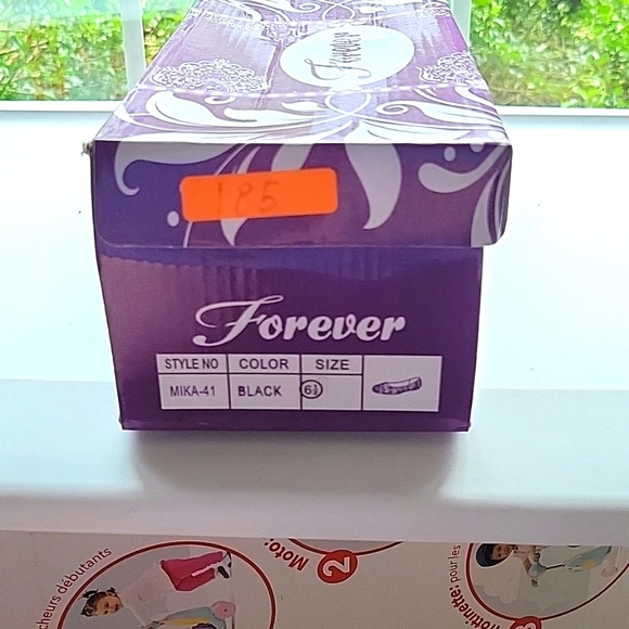 Woman's Ballet Flats - Picture 9 of 9